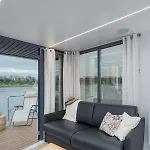 Lemuria Houseboat - Plywajacy Na Wodzie Båthotell *