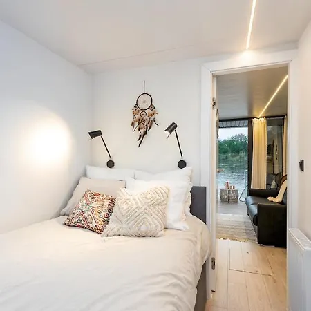 Lemuria Houseboat - Plywajacy Na Wodzie Ботель *