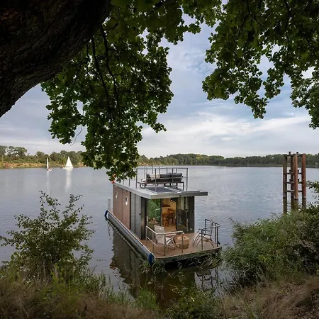Lemuria Houseboat - Plywajacy Na Wodzie Bådhotel *