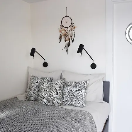 Lemuria Houseboat - Plywajacy Na Wodzie Ботель