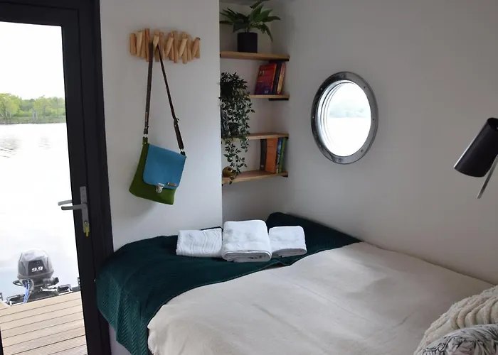 보트호텔 Lemuria Houseboat - Plywajacy Na Wodzie *